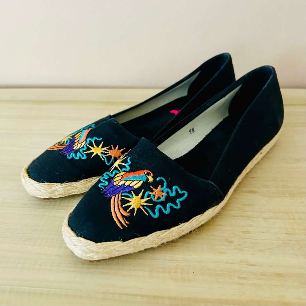 Embroidered Black Vintage 90s Black Parrot Espadrilles – Size 9